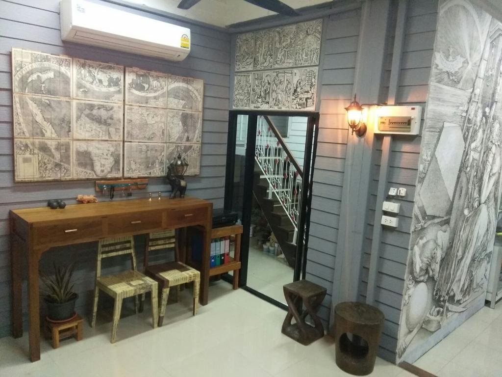 La Rivetta Bangkok Hostel Exterior photo