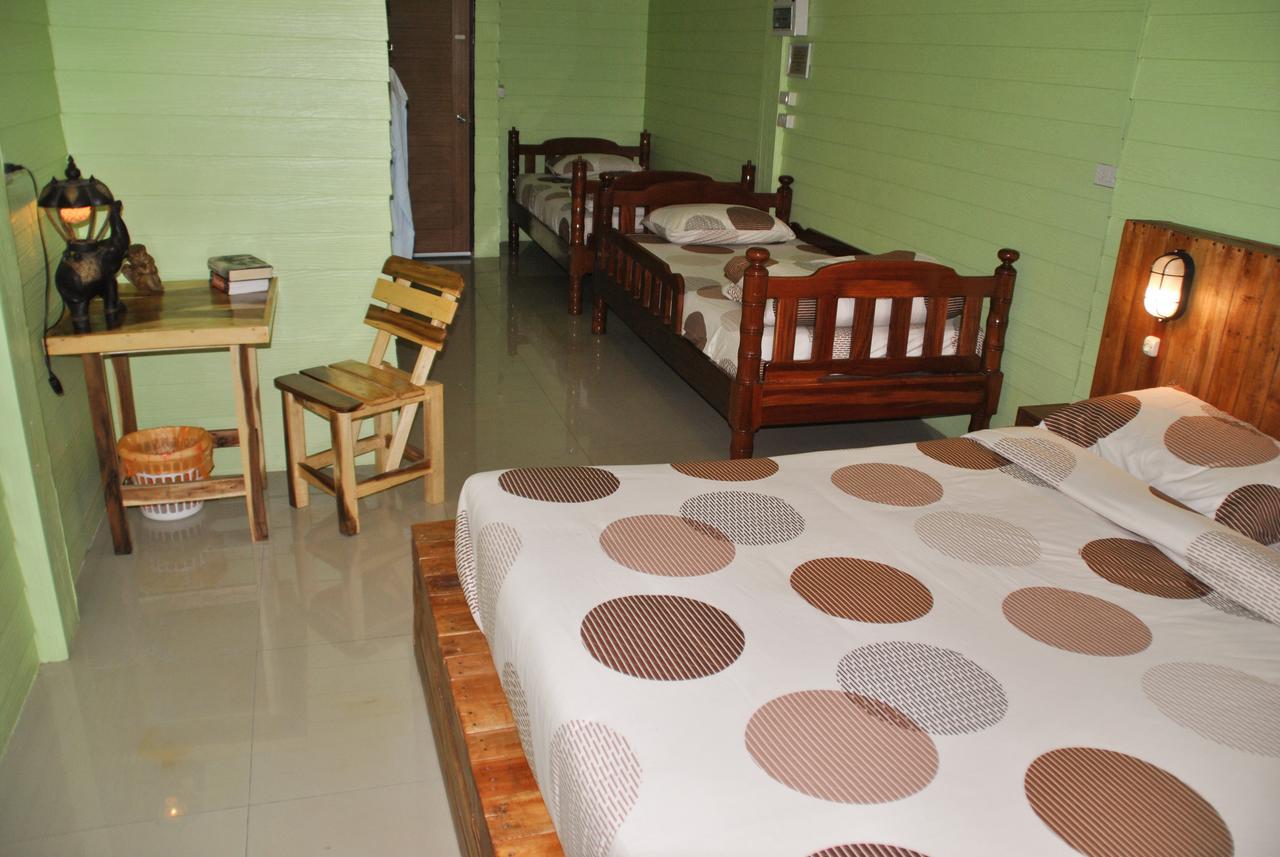 La Rivetta Bangkok Hostel Exterior photo